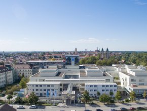 Klinikum St. Elisabeth baut neuen Studiengang Patientensicherheit der TUM mit auf ( © Johannes Lehner) Luftaufnahme des Klinikum St. Elisabeth Straubing