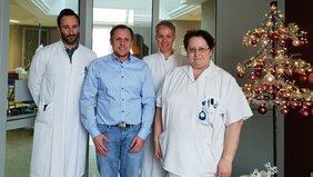 Foto der Spendenübergabe an die Palliativstation