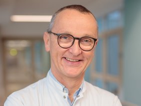 Portrait von Chefarzt Dr. Carsten Scholz, Klinik für Gynäkologie und Geburtshilfe 