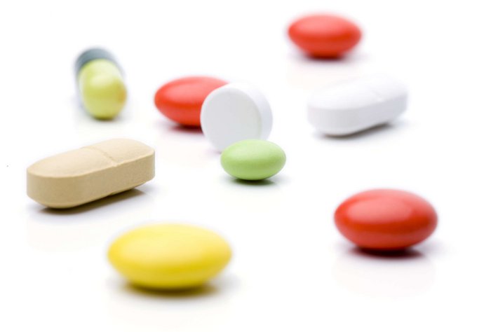 Tabletten (© by-studio/ Fotolia) Fotos von bunten Tabletten