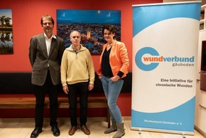 Das Bild zeigt den neu gewählten Vorstand des Vereins Wundverbund (v.l.): Kassier Dr. Jochen Giesler, Vorsitzender Dr. Christoph Weber und Schriftführerin Miriam Hofrichter. 