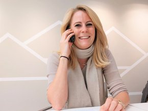 Foto von Oberärztin Dr. Julia Peter von der Klinik für Urologie, Leiterin des Kontinenz- und Beckenbodenzentrums