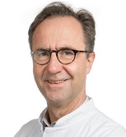 Portrait von Dr. Klaus Hoffmann, Oberarzt Klinik für Anästhesiologie, Operative Intensivmedizin und Schmerzmedizin