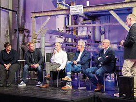 Foto der Podiumsdiskussion nach der Lesung von Stefan Schwarz