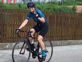 Claudia Walther: Unterwegs mit ihrem Rennrad. 