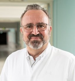 Portrait von Prof. Dr. Robert Obermaier