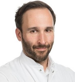 Dr. Matthias Meßmann (© Johannes Lehner) Portrait von Dr. Matthias Meßmann, Funktionsoberarzt Klinik für Hals-Nasen-Ohrenheilkunde | Kopf-Hals- und Plastische Gesichtschirurgie