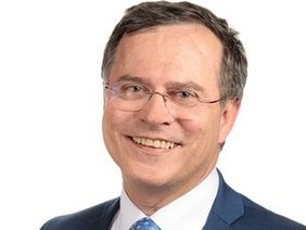 Dr. Christoph Scheu (© Johannes Lehner) Portrait von Dr. Christoph Scheu, Geschäftsführer Klinikum Straubing