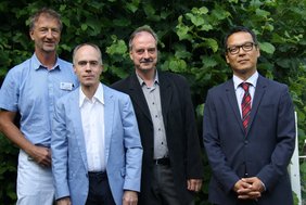 Ärzte Fortbildung Neurologisches Symposium (© Ursula Eisenmann) Das Bild zeigt die Referenten (v.l.): Chefarzt der Radiologie Dr. Hannes Häuser, Leiter der Sektion Neurologie Dr. Carsten Isenberg, Leiter der Sektion Gefäßchirurgie Dr. Christoph Weber und Leiter der Sektion Neurochirurgie In-Se Kim