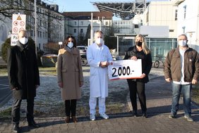 Foto von der Spendenübergabe der Firma Rohr