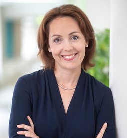 Portrait von Stefania Rausch, Projektassistentin, Spendenmanagement/ Marketing und Öffentlichkeitsarbeit