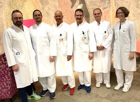 Foto von Prof. Dr. med. Robert Obermaier und sein Oberarzt Team: OA Bernd Noormann,  Ltd. OA Dr. med. Markus Walz, OA Bernhard Grumbeck. OA Michael Staab und OÄ Franziska Grumbeck 