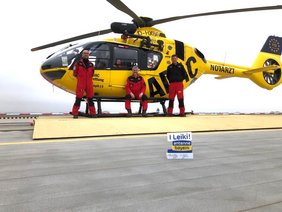 Rettungsteam mit Antenne Bayern- "ILeiki" (© Dr. Florian Blankenburg) Foto vom Rettungsteam mit dem Award von Antenne Bayern "I Leiki"