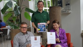 Foto vom Klinikums-Geschäftsführer Dr. Christoph Scheu mit Prof. Dr. Marianne Haag-Weber und PD Dr. Matthias May 