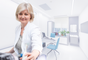 Foto von Irina Stell, Oberärztin in der Gynäkologie und Geburtshilfe am Klinikum Straubing