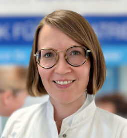 Dr. Tuuli Aubele (© Lisa Englram) Portrait von Dr. Tuuli Aubele, Oberärztin Klinik für Geriatrie