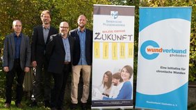  Bild von den Referenten und Vorstandsmitglieder des Vereins Wundverbund Gäuboden(v.l.): Vorsitzender Dr. Christoph Weber, Kassier Dr. Jochen Giesler, Norbert Matscheko M.A. und Pflegetherapeut Wunde ICW Tobias Beutlrock.