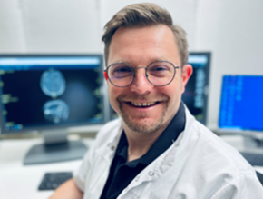 PD Dr. Stephan Schleder wurde zum außerplanmäßigen Professor ernannt. (©Dr.Martina Schleder) PD Dr. Stephan Schleder wurde zum außerplanmäßigen Professor ernannt